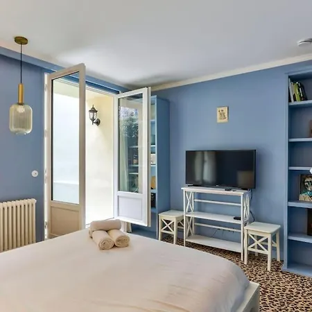 Apartment Elegant Avec Jardin Proche Du Pont Des Arts Paris